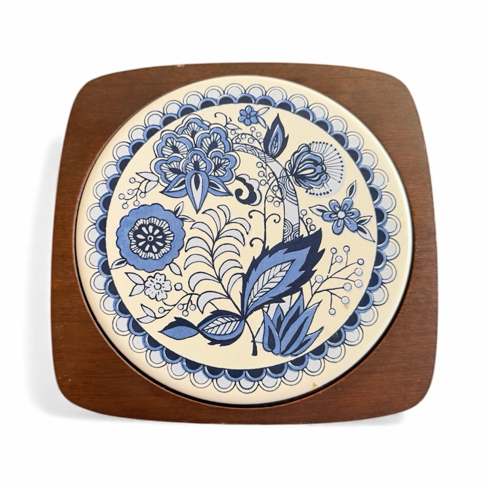 Vintage Blue Onion Pattern Tile Trivet Hot Plate Japan - Blue And White
